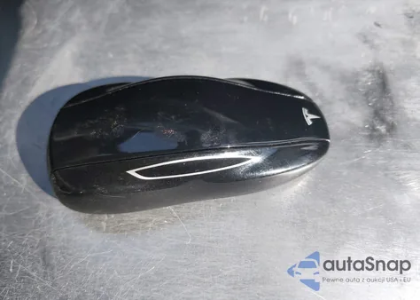 2013 Tesla Model S из США, поврежденный, VIN 5YJSA1CN5DFP08187